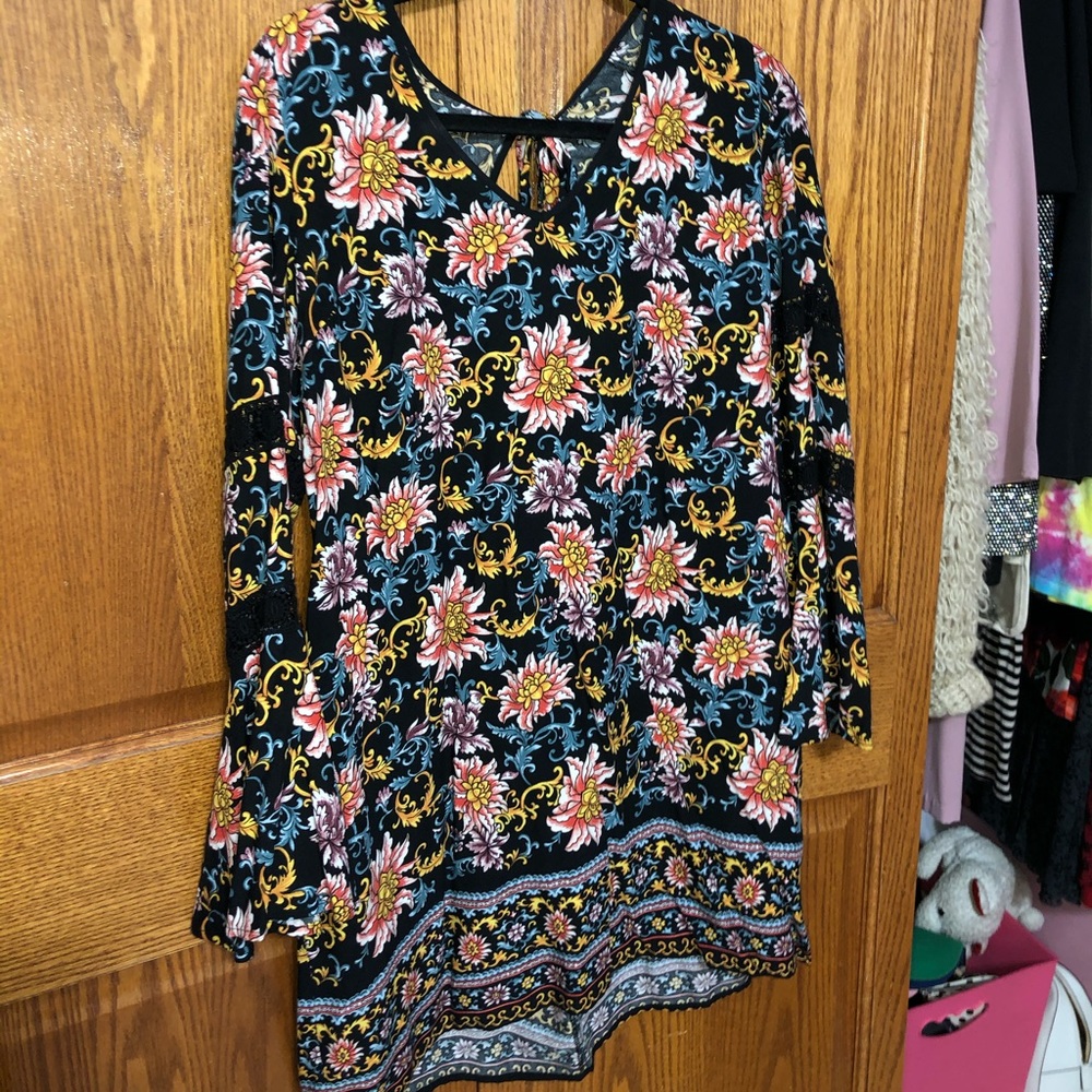 Black Multicolor Floral Bell Sleeve Shift Dress